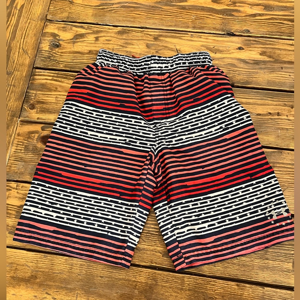 Boys Under Armour Swim Trunks Youth Medium Red Navy Coral White Stars
